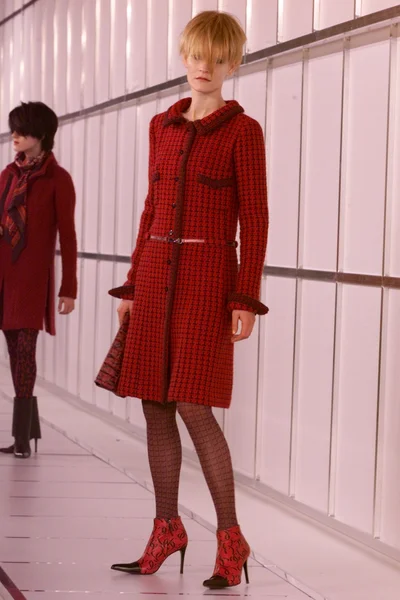 Look 50